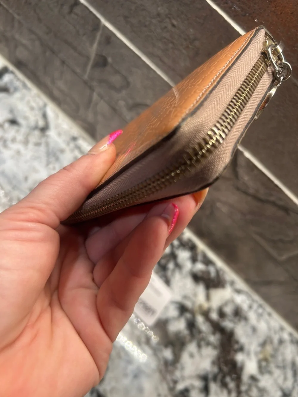 Gucci Embossed GG Zip Around Wallet in Pink COA incl. - Picture 5 of 15